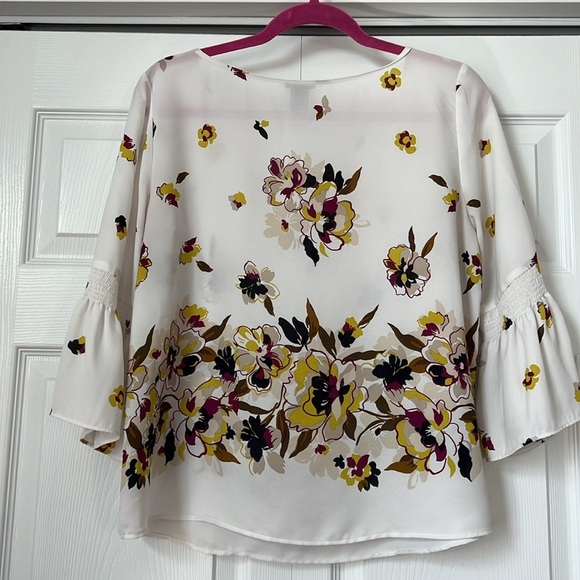 Ann Taylor White Floral Blouse‎ - Picture 4 of 4